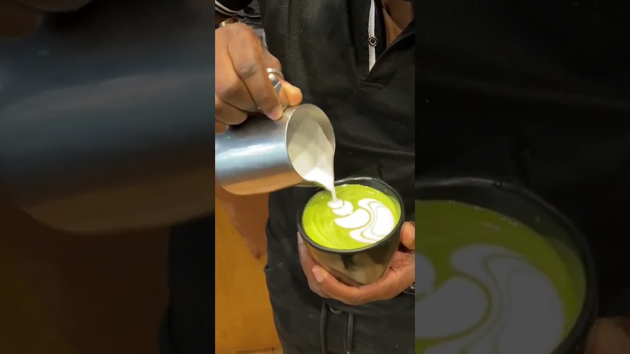 Hagamos Matcha Latte con Latte Art (Arte Latte de Cisne Invertido)#shorts #latteart #matcha #coffee