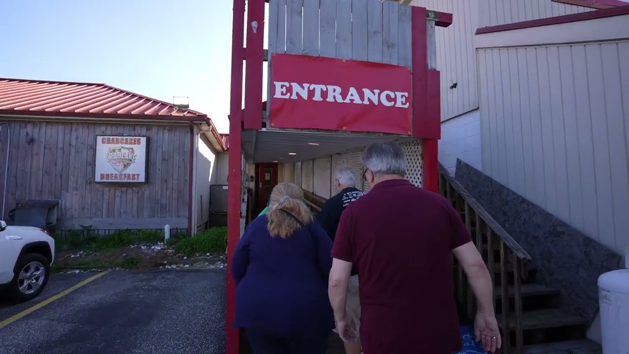 Keeping It Real Having Dinner At The Crabcake Factory 2023