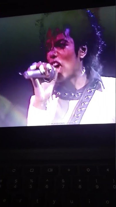 Michael Jackson Rock With You Live Yokohama Michael Jackson Rock with you live Yokohama 1987 - YouTube