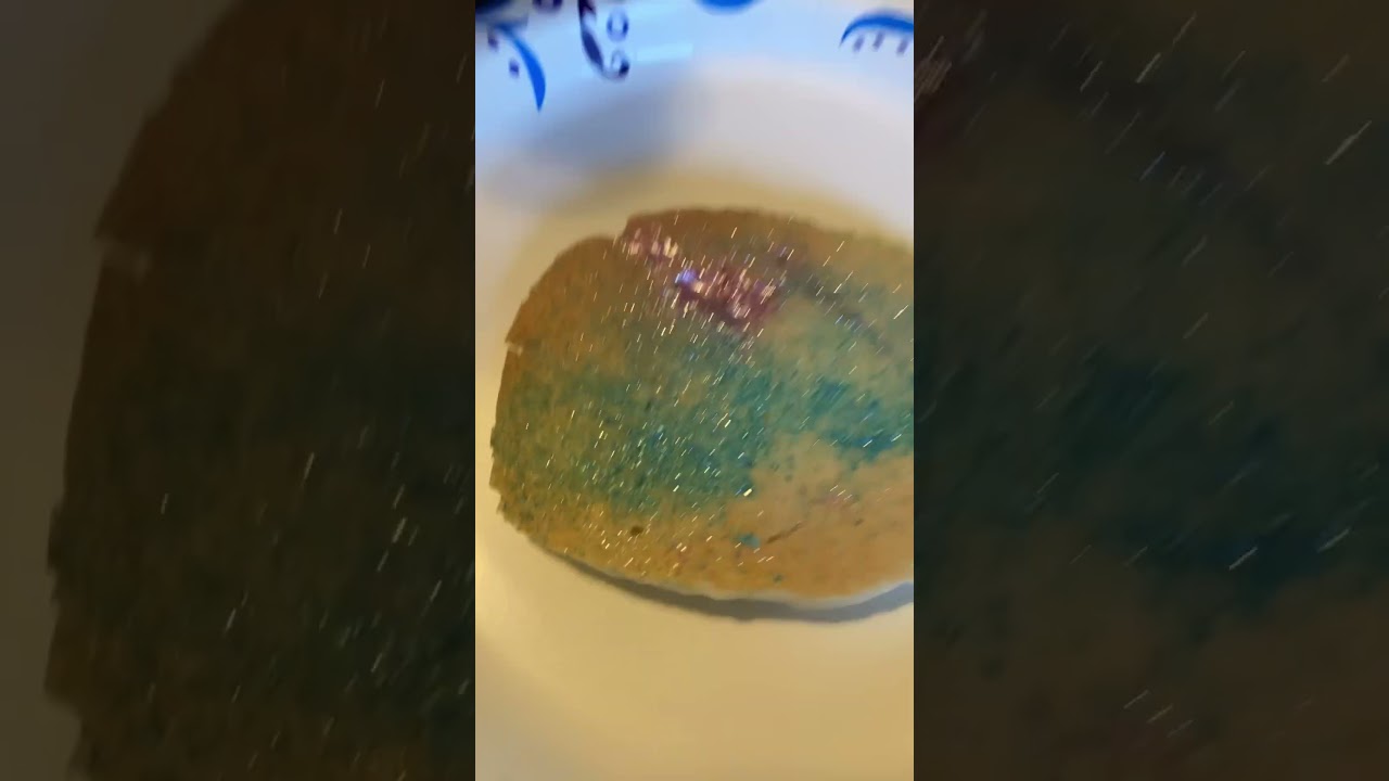 I made some glittery pancakes 😂🥞￼