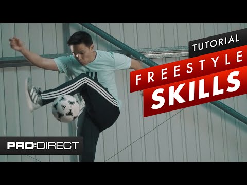 Video: Yuav Ua Li Cas Kawm Football Freestyle