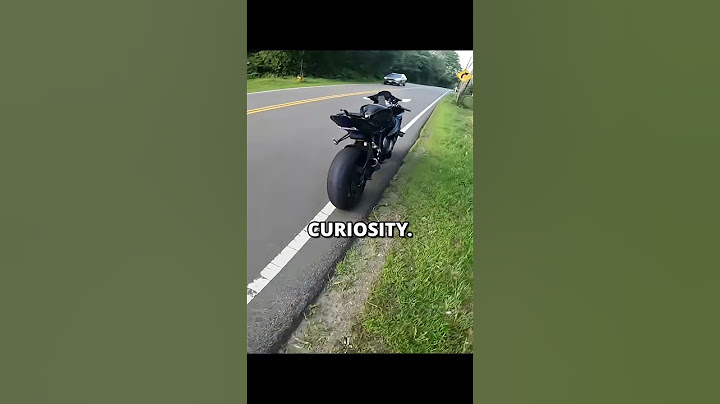 Biker gets pulled over by a cop 😂