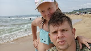 Деревенька под утесом