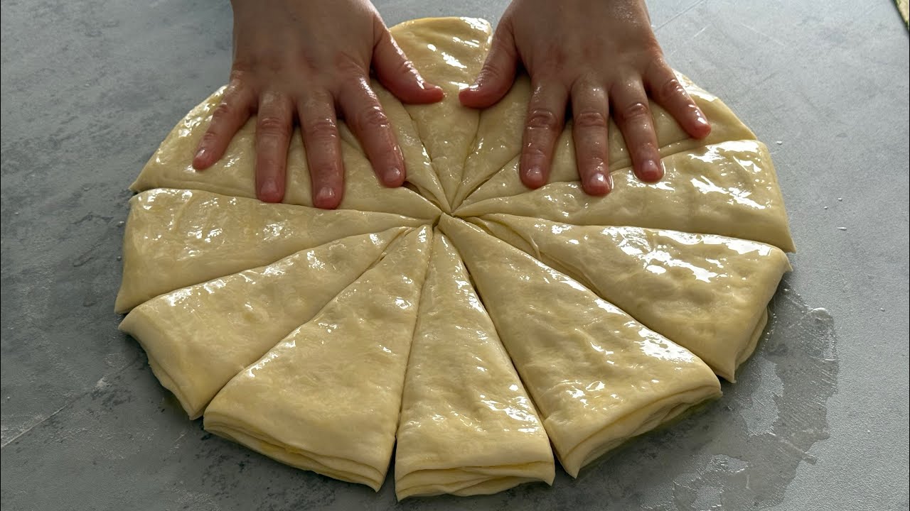 Как просто! Мы годами пытались. Воздушные, слоистые, невероятно мягкие пирожные.