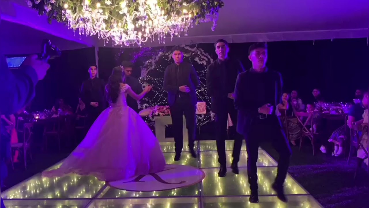 Vals Ariana Grande- Moonlight. "Con Street88" 👑