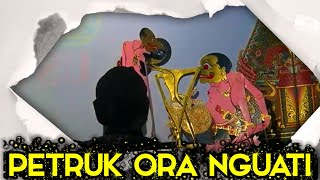 Piye lumayan to gong..! Petruk kalah moncer suarane, Bagong malah gawe ngisruhi nembang