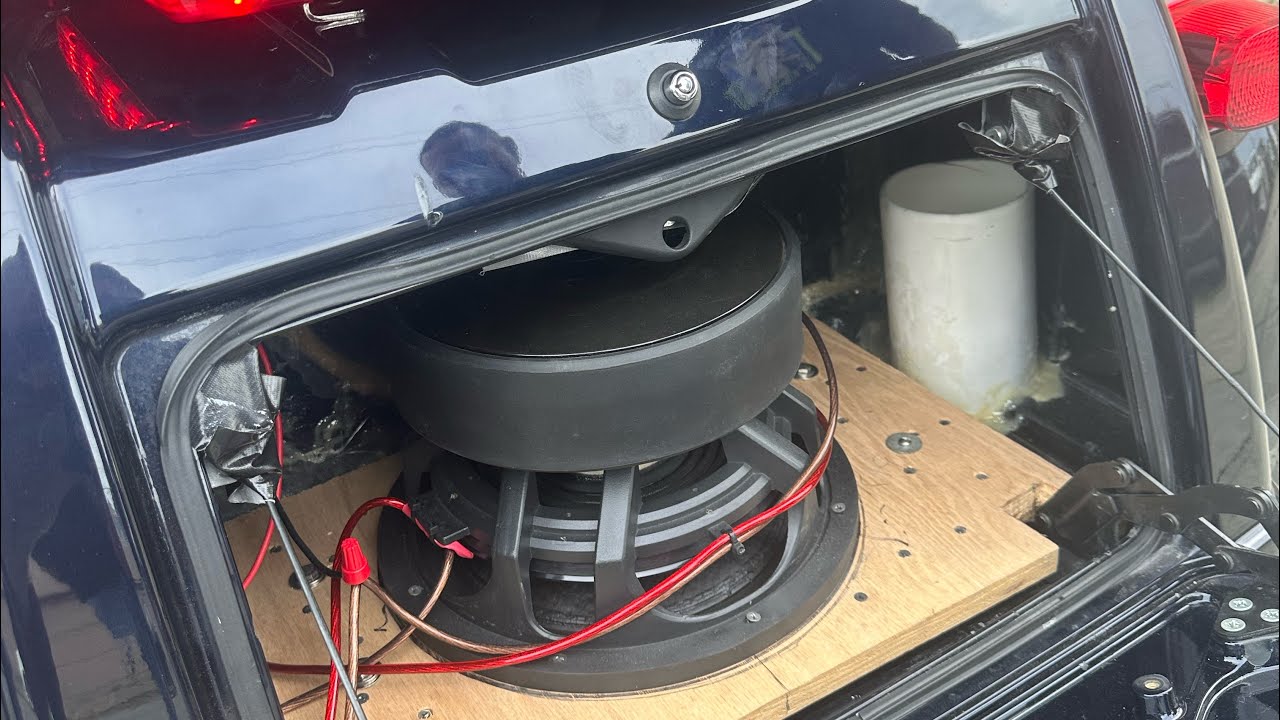 15 inch subwoofer in Harley Davidson trike YouTube