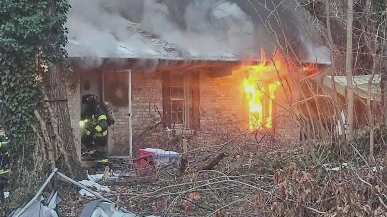 Woman recalls being rescued from Sunday morning house fire - YouTube