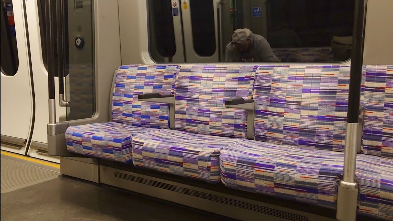 free Elizabeth Line demonstration in Heathrow, free terminals transfer from T4 to T2&3