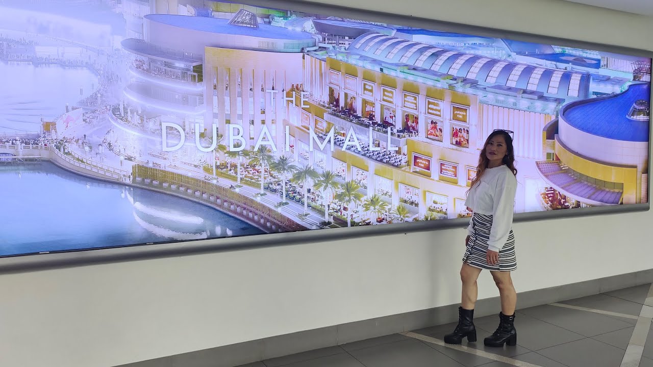 Muna Rai Dubai Mall Inside Aquireum #muna_rai_official #DubaiMall #DubaiAquireum ...