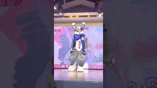 No one #dance ？ I'll go first Pretending I can breaking #locking #fursuitdance  #kemono #FURSUIT