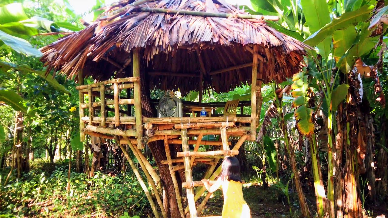 Painting in a treehouse in Hoi An, Vietnam┃Acrylic painting on canvas┃Mia Mai Art