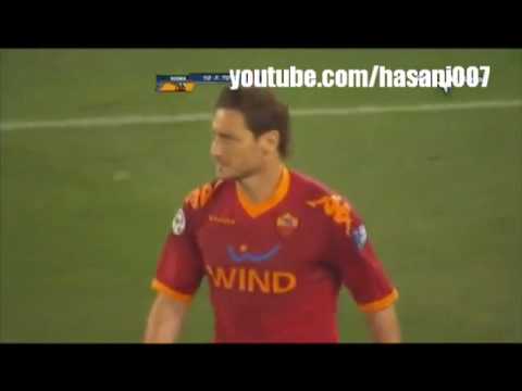 Totti Kicks Balotelli !!