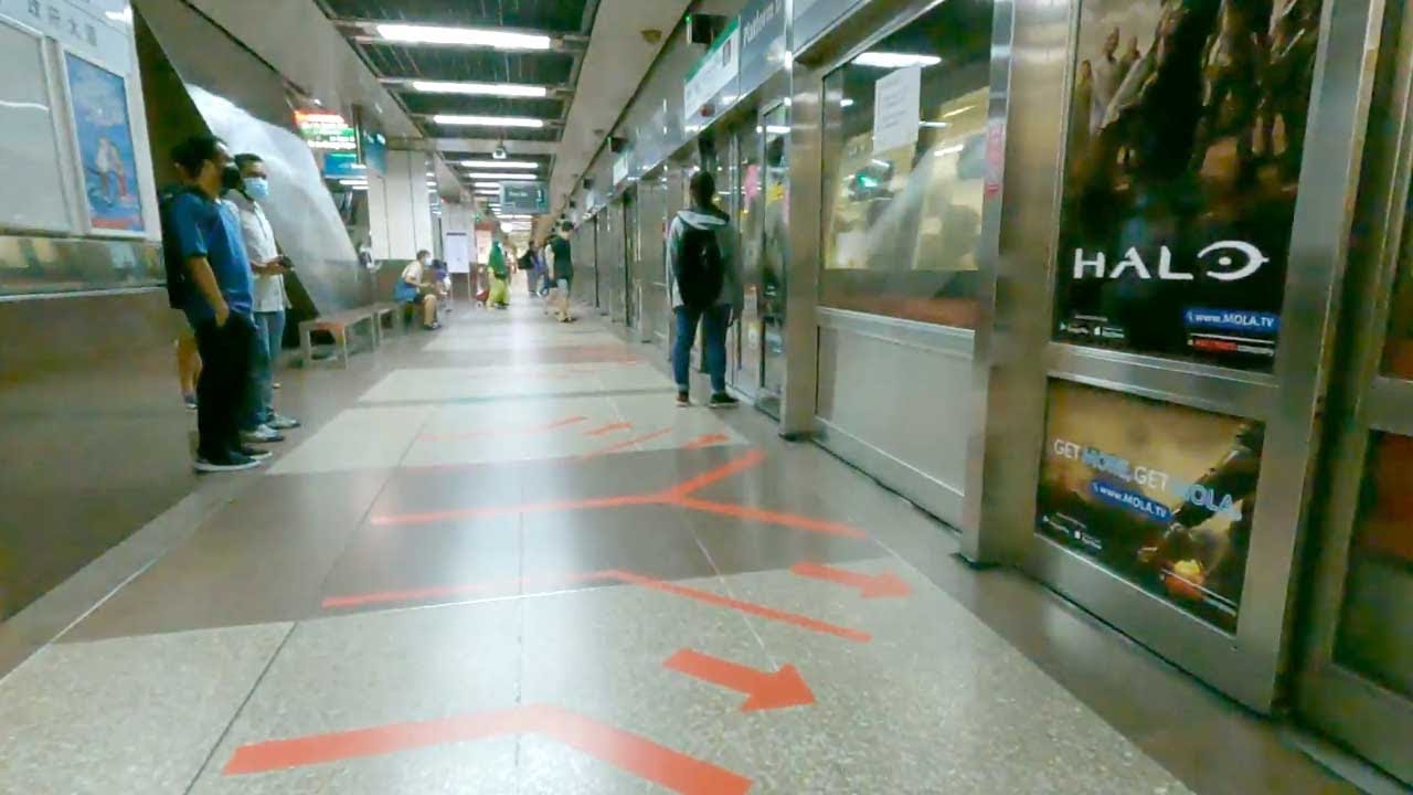 Singapore MRT ride from City Hall to Bedok train station