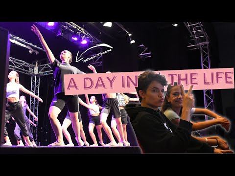 Una giornata in Teatro - Backstage e Spettacolo -