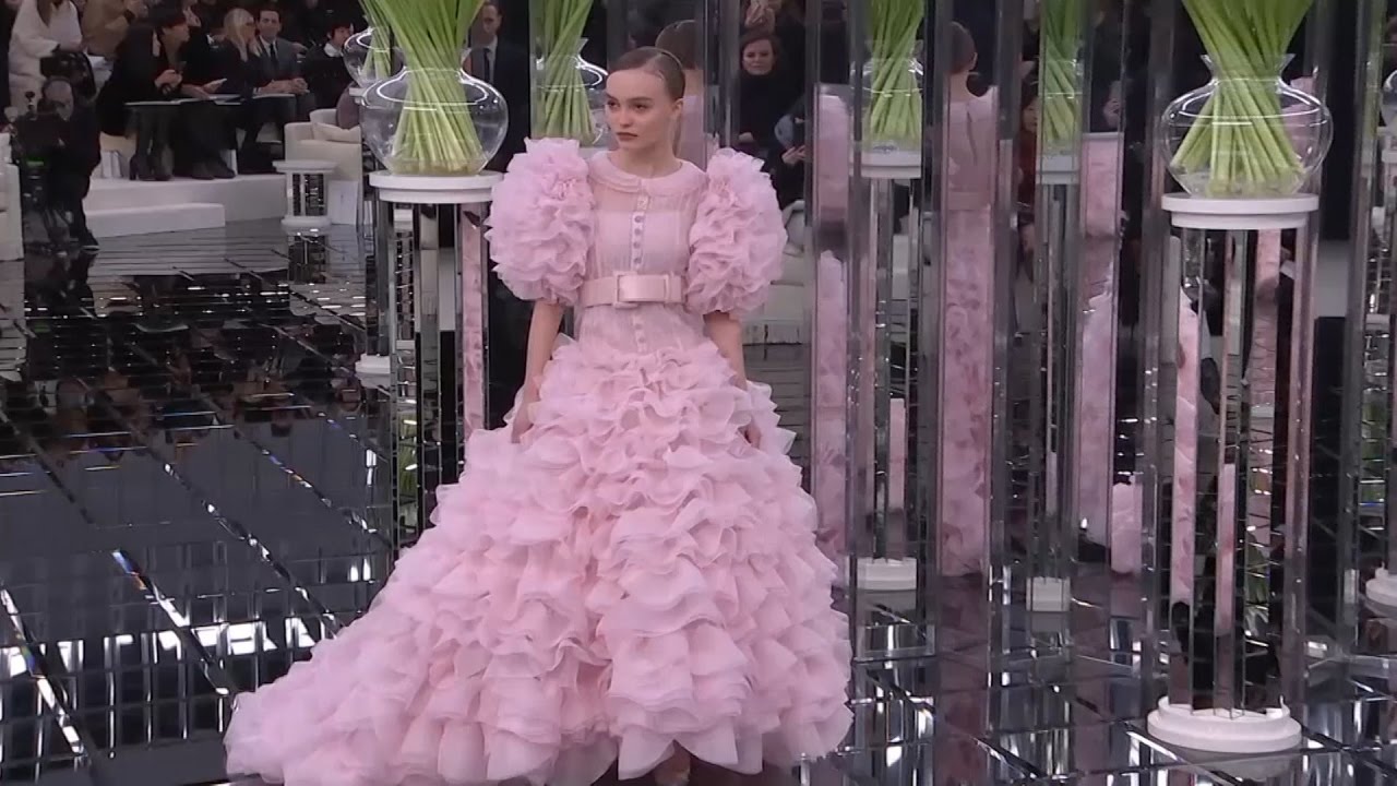 Lily-Rose Depp joins Kendall Jenner and Bella Hadid on Chanel Couture  runway in Paris as Karl Lagerfeld presents the brand at its best, London  Evening Standard