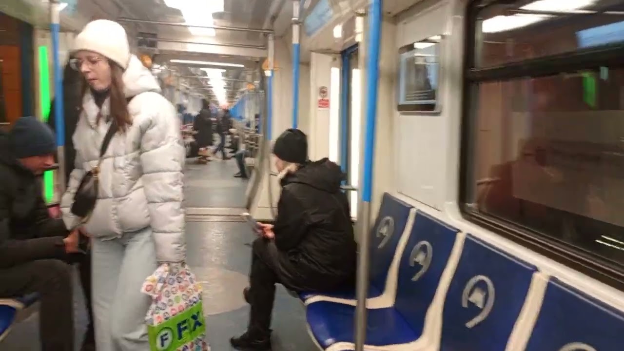 Поездка по Таганско-Краснопресненской линии с выходом на каждой станции (Котельники-Планерная)