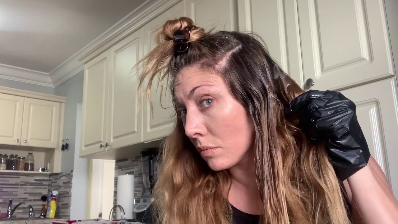 Rubio Oscuro. Emparejar el color del cabello