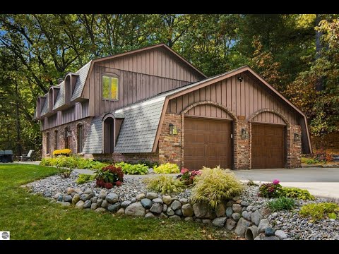 2160 Kewaunee Drive, Traverse City, MI home video tour