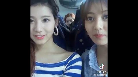 Dahyun encontrando cámaras