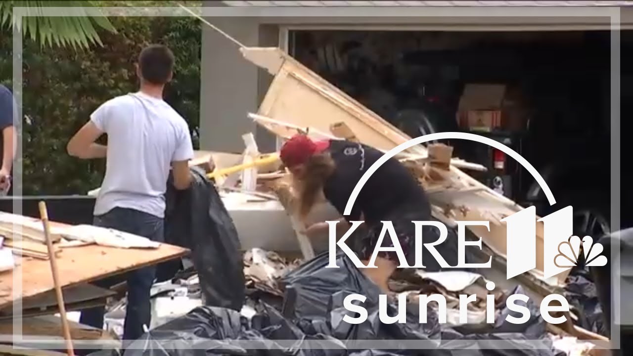 Florida residents evacuate as Hurricane Milton approaches - YouTube