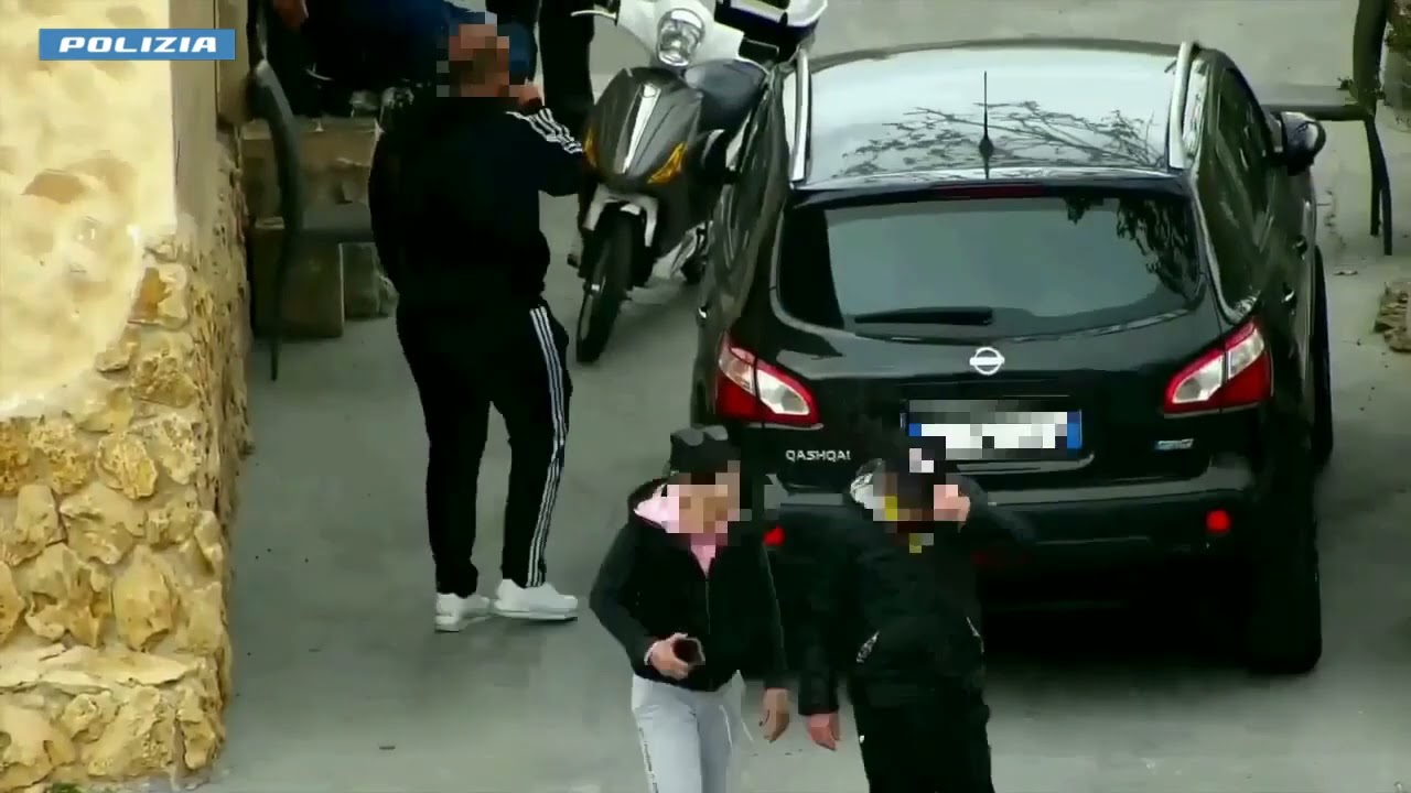 Crotone, arresti in via Acquabona da parte della Polizia di Stato