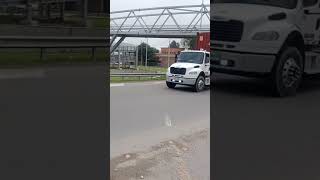 hermosa Freightliner m2