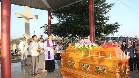 Tang lễ Bà TÊRÊSA Nguyễn Thị Liễu (Phần cuối: Thánh lễ và tiễn đưa đến nơi an nghỉ cuối cùng)