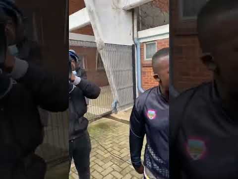 UFH Blues Gwijo - Susani abantwana endleleni / Halala