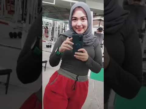 tiktok jilbab ketat banget pake tanktop senam pagi