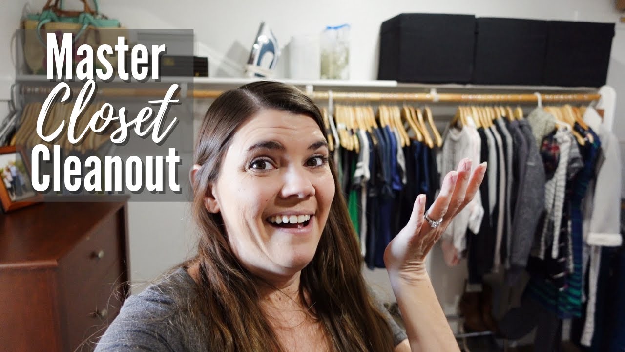 MASTER CLOSET CLEAN OUT // CLEANING MOTIVATION // CLEANING MOM - YouTube