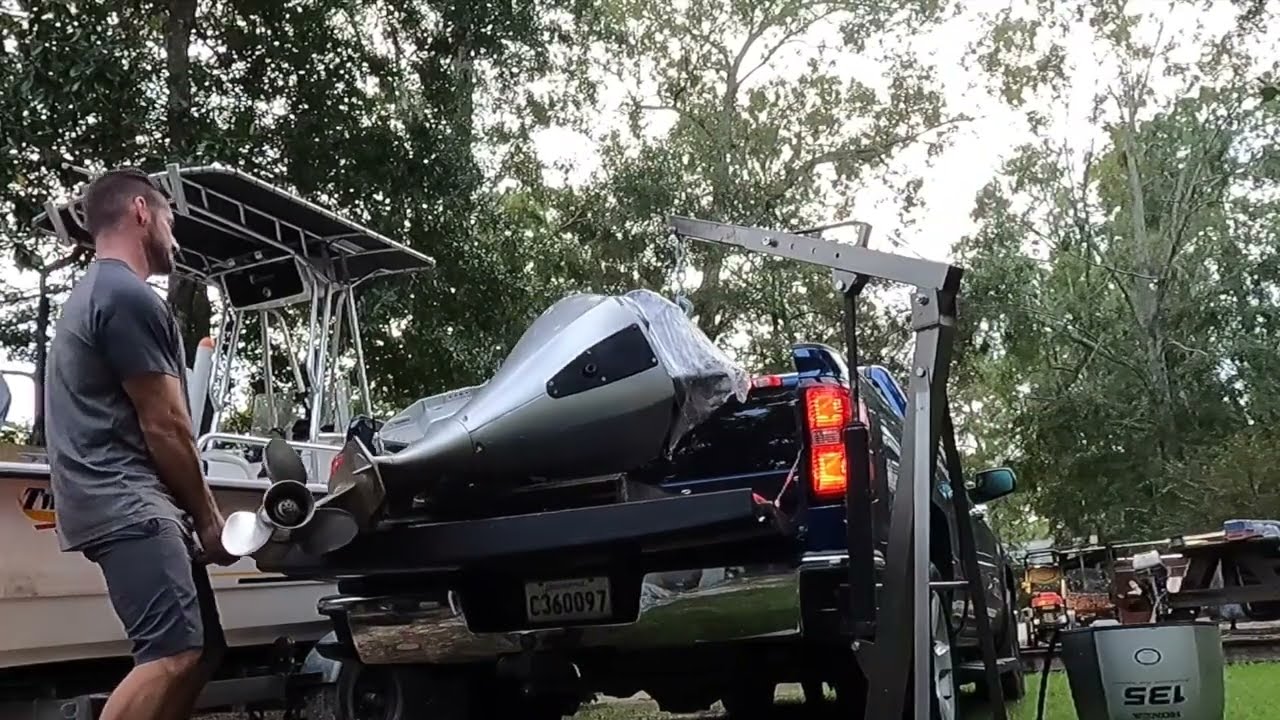 Free Motor!! and How I got it out truck bed. 135hp outboard YouTube