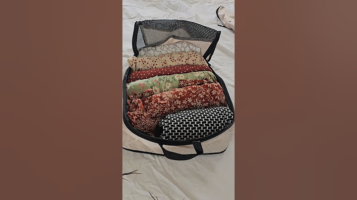 Pack with me for London #ytshorts #packing #shorts #PackingHacks #packing #travelblogger