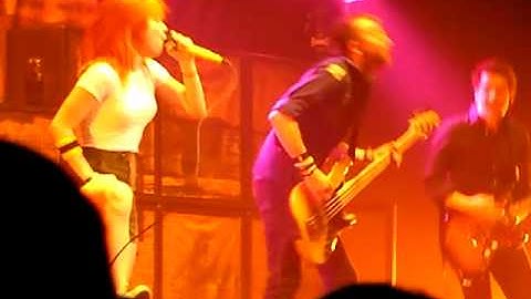 Paramore Pressure Live @ Savemart Center Fresno 051909