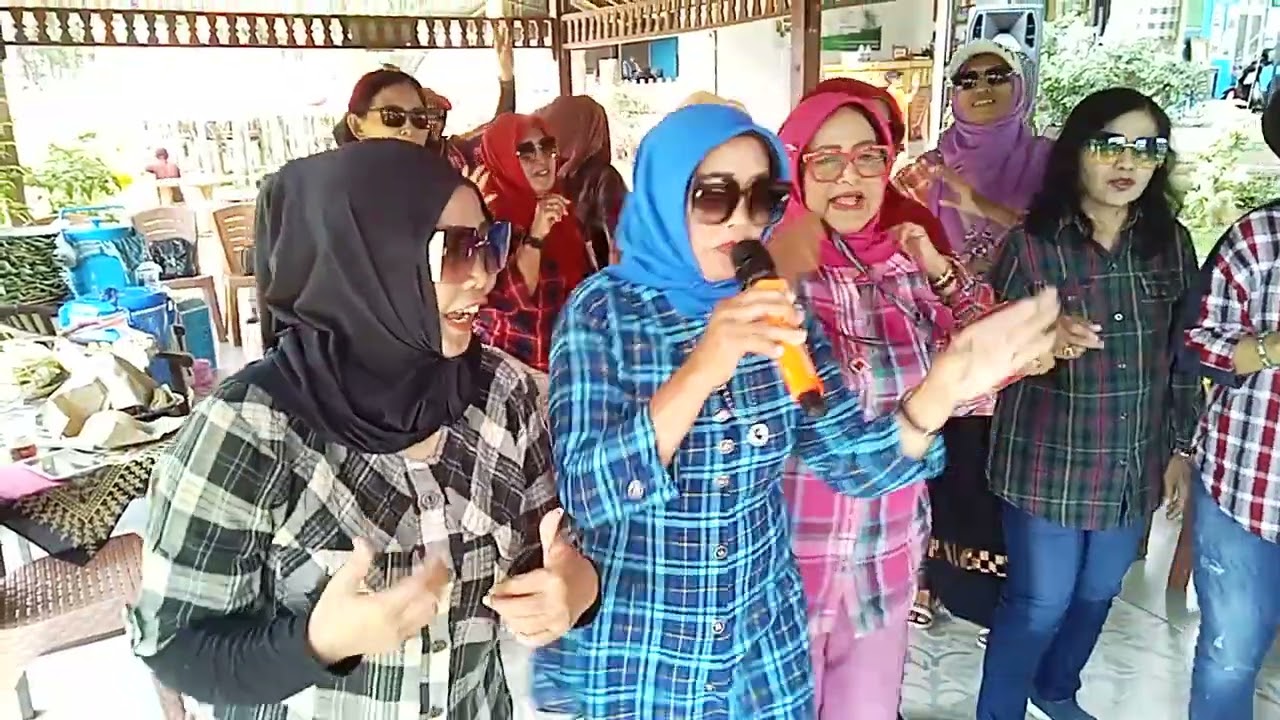 Bukit berbunga. Mulyati .GSB.Kampoeng karet Karanganyar.