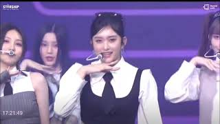 IVE (아이브) - Royal [1st Fancon The Prom Queens] Resimi