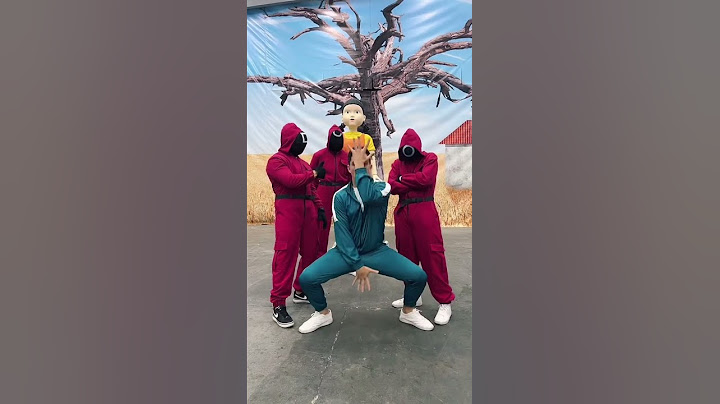 ДИМА МАСЛЕННИКОВ ТАНЦУЕТ В ИГРЕ В КАЛЬМАРА😄