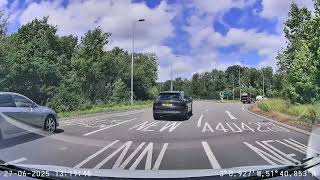 This Driver of a Porsche 4X4 Doesn't Appear to Know How Roundabouts Work