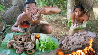 Delicious and easy pork intestine cooking - perfect for survival!
