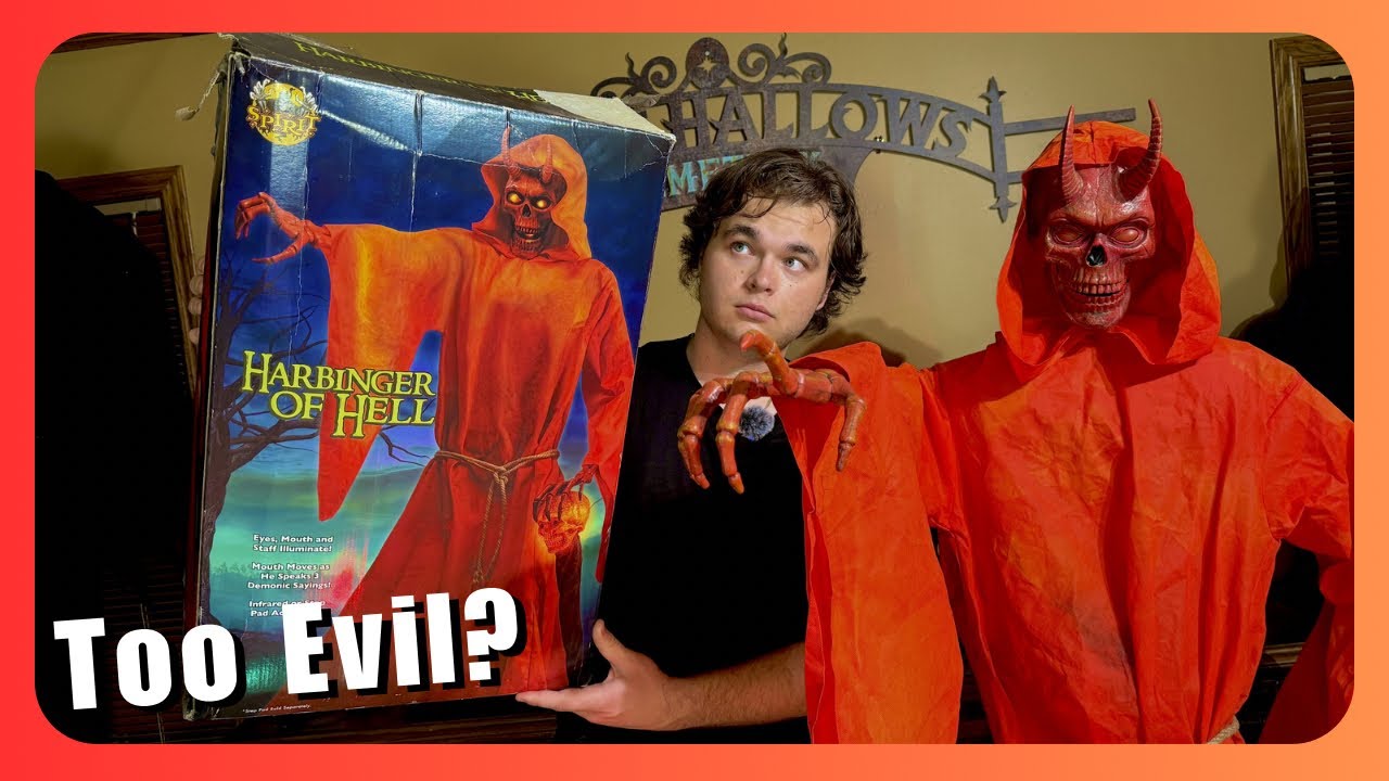 Предвестник Ада слишком страшен? Распаковка Spirit Halloween 2015