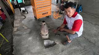Isuzu Elf 4HL1-1 DPD Light blinking