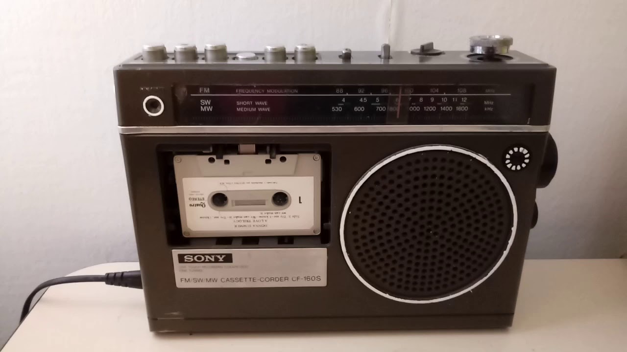 Radiocassette Monofónica Sony CF-160S - Año 1978 - YouTube