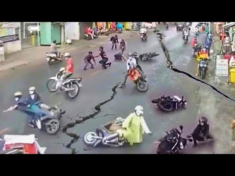 پخش زنده زلزله قدرتمند ژاپن فرو ریختن مترو ۱۰۰۰۰۰ نفر زیر آوار ماندند