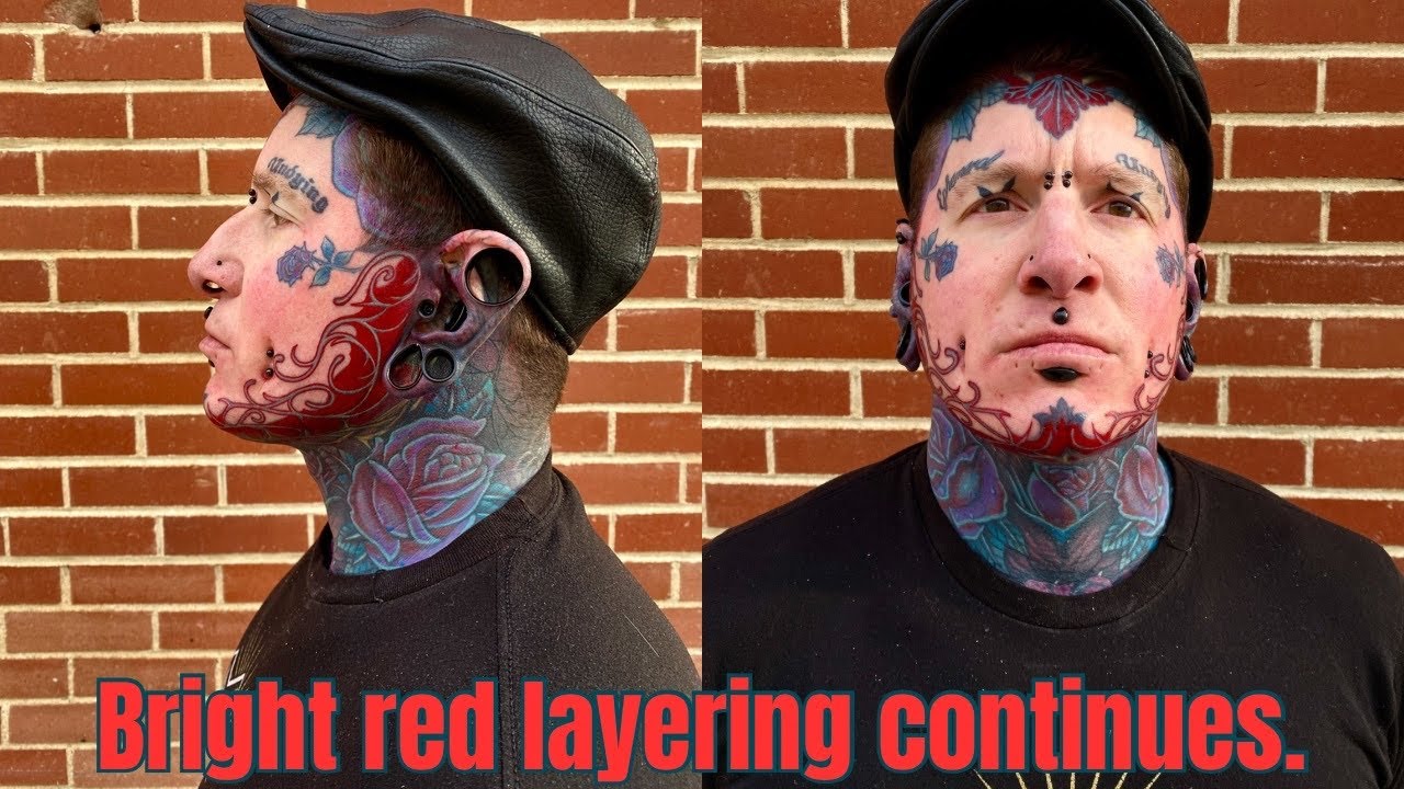 Ярко-красная рабочая рамка для лица #чернила #татуировка