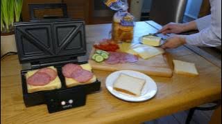 Sandwichmaker - Zubereitung von Sandwiches im Krups FDK 451 Sandwichtoaster