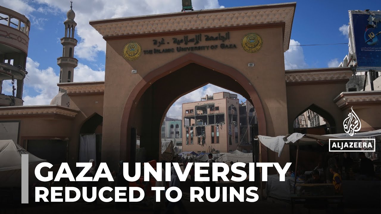 تحولت الجامعة الإسلامية في غزة إلى أنقاض