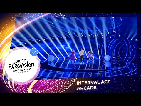 Duncan Laurence, Viki Gabor and Roksana Węgiel perform Arcade - Junior Eurovision 2020