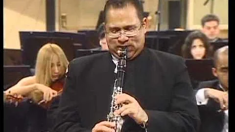 Ricardo Morales Plays Mozart Clarinet Concerto 3rd movement