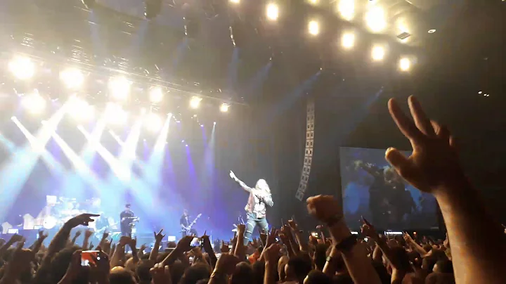 Helloween - Waiting for the Thunder