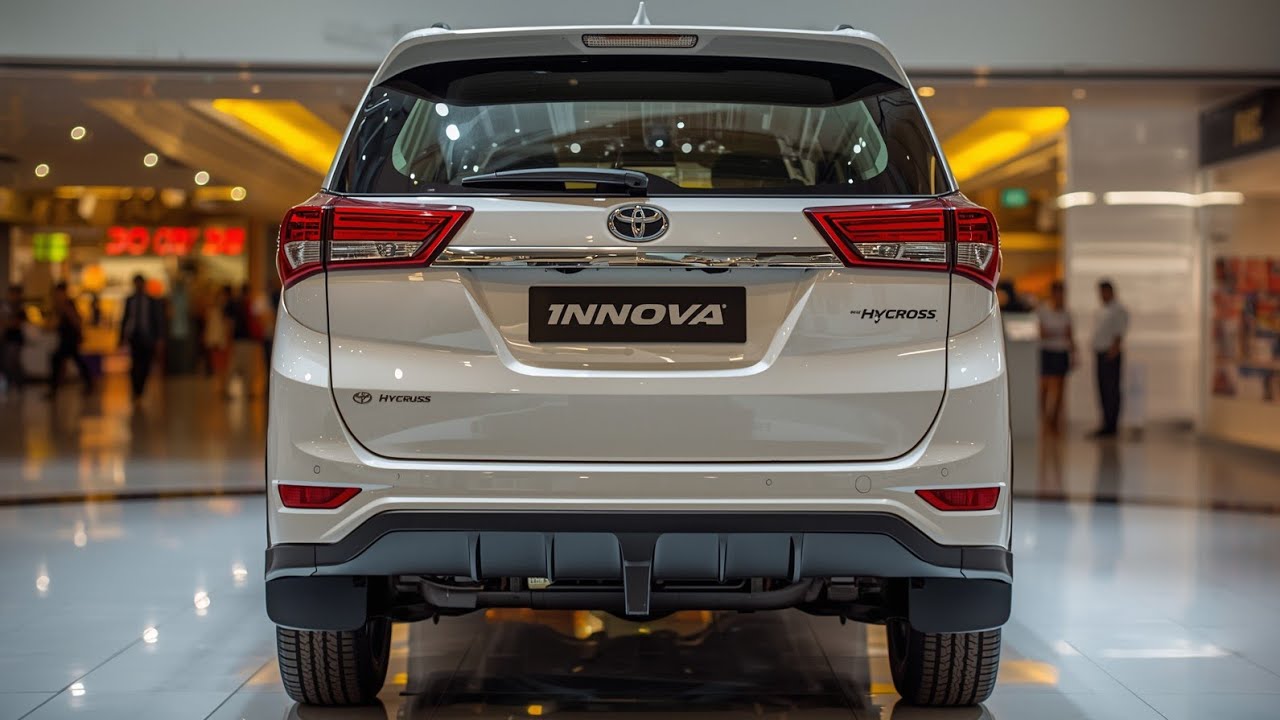 Toyota Innova River 2026 года — минивэн нового поколения с ярким дизайном, гибридной силовой уста...